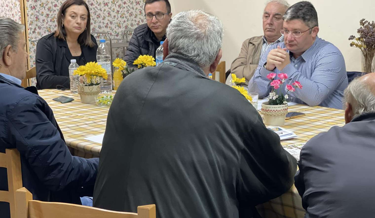 Συνάντηση του Δημάρχου Αχαρνών, Σπύρου Βρεττού με το Σύλλογο Κατοίκων Μονοματίου