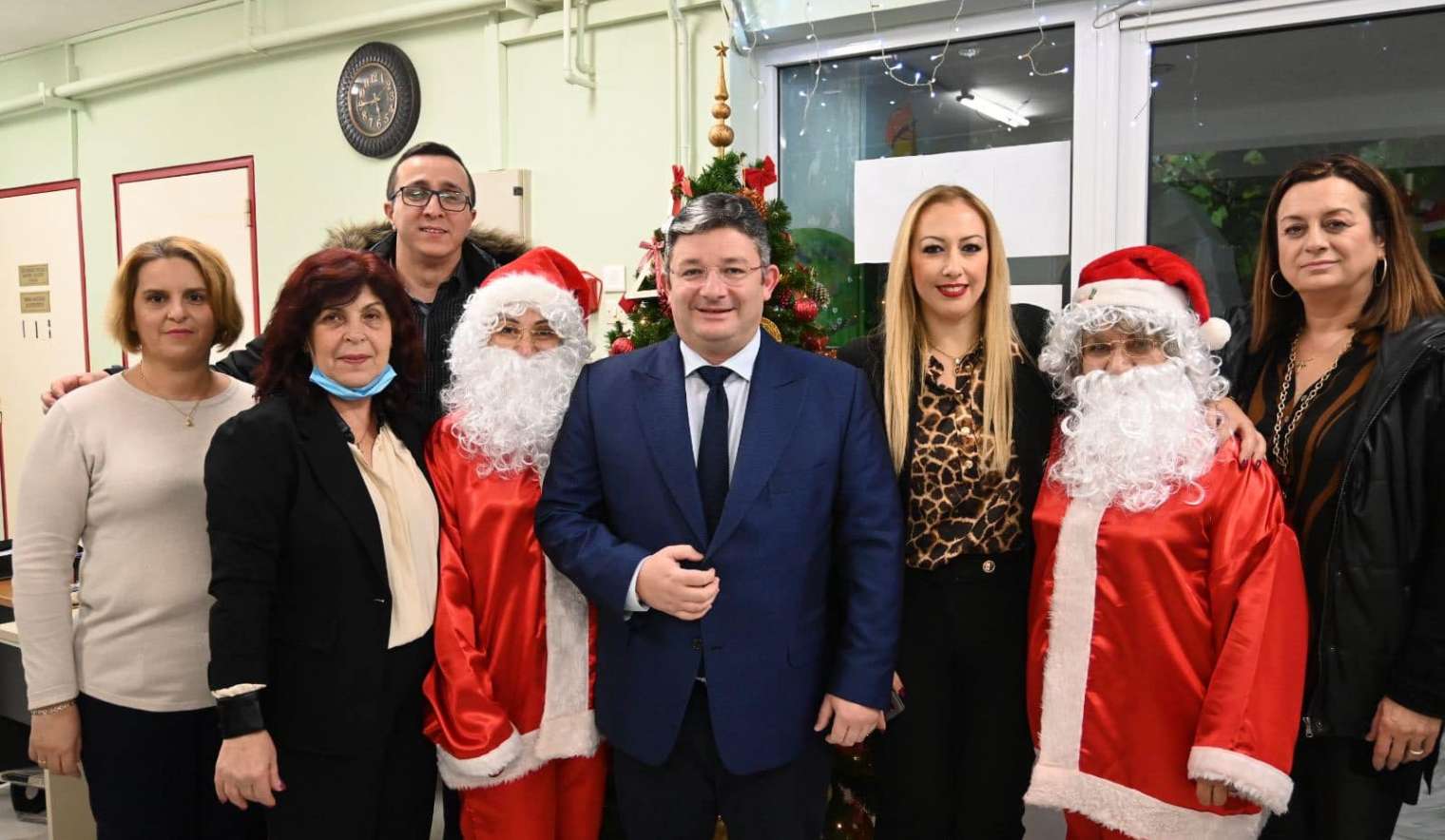 Στις Χριστουγεννιάτικες γιορτές των παιδικών σταθμών παρευρέθηκε ο Δήμαρχος Αχαρνών Σπύρος Βρεττός