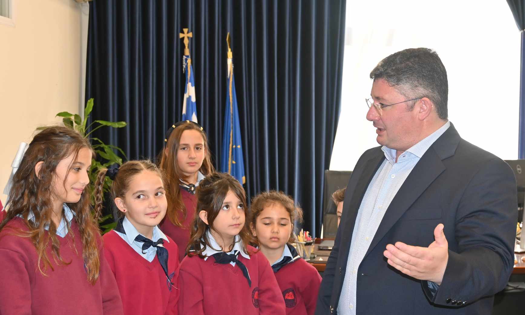 Προσφορά αγάπης και αλληλεγγύης από τα Μοντεσσοριανά σχολεία στον Δήμο Αχαρνών
